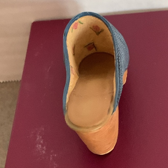 Just the Right Shoe - New - Picture 4 of 7